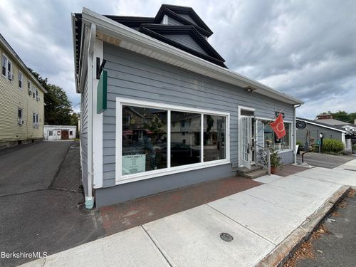 27 Church St, Lenox, MA, 01240-2646 | Card Image