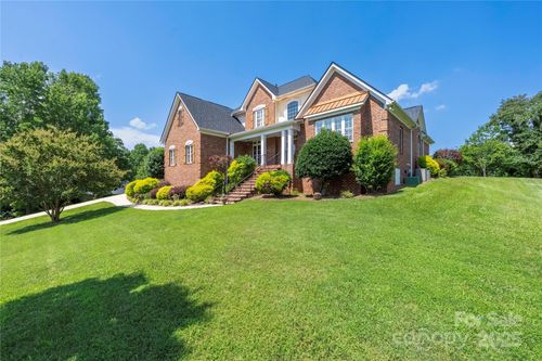 140 Hunters Hill Dr, Statesville, NC, 28677-9773 | Card Image