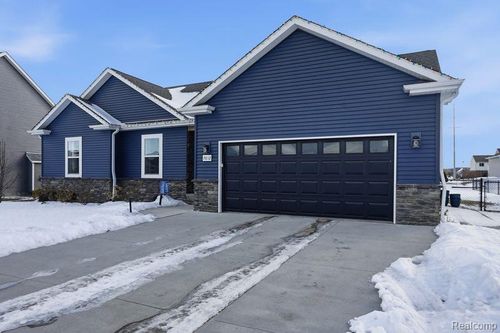7812 Yorkshire Dr, Almont, MI, 48003-7805 | Card Image