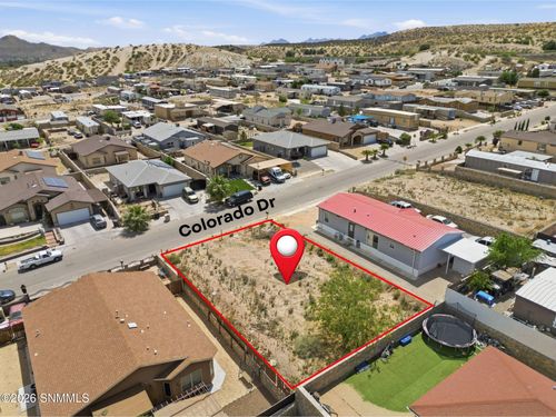 304 Colorado Dr, Sunland Park, NM, 88063-9577 | Card Image