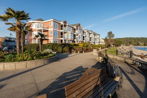 102-5470 Inlet Ave, Sechelt, BC, V7Z0H4 | Card Image