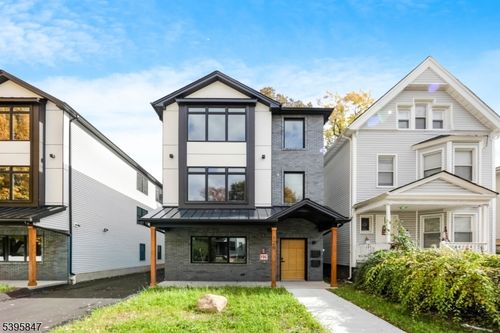 2-126 Hollywood Ave, East Orange, NJ, 07018-4104 | Card Image