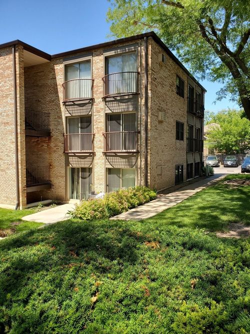 213-1940 Cherry Ln, Northbrook, IL, 60062-3664 | Card Image