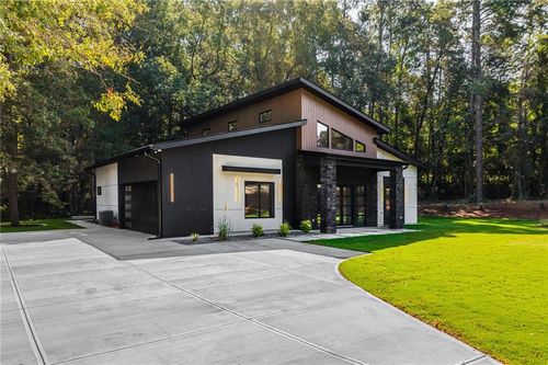 670 Loganville Hwy, Winder, GA, 30680-4036 | Card Image