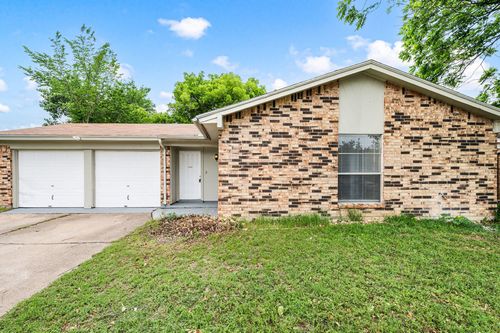 6301 Sunnybrook Dr, Watauga, TX, 76148-3239 | Card Image