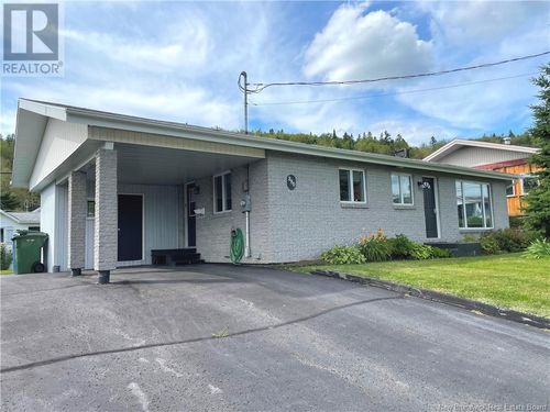 280 Pouvoir Rd, Edmundston, NB, E3V2Y7 | Card Image