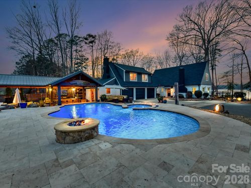 47-5401 Mountain Point Ln, Charlotte, NC, 28216-9683 | Card Image