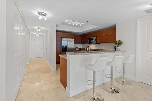 2641 N Flamingo Rd, Sunrise, FL, 33323-1735 | Card Image