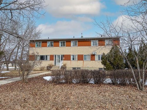 102 1 Avenue Se, Falher, AB, T0H1M0 | Card Image