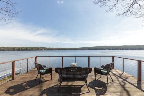 2 Charlie Ln, Deerfield, NH, 03037-1138 | Card Image