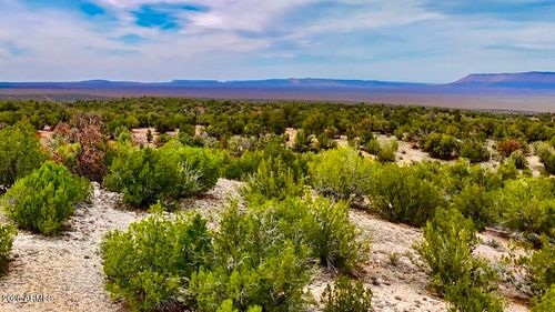 --31326 Calle Barril, Seligman, AZ, 86337 | Card Image