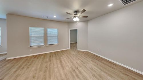 6941 Labelle Dr, Warr Acres, OK, 73132-4502 | Card Image