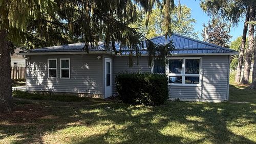 314 Riverside Dr, Watervliet, MI, 49098-8308 | Card Image