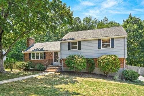 17 Dennett Rd, Winchester, MA, 01890-4052 | Card Image