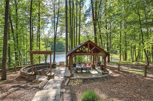 181 Fox Den Cir, Jasper, GA, 30143-7203 | Card Image