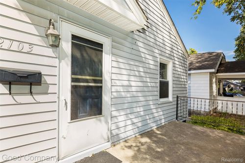 2103 Leitch Rd, Ferndale, MI, 48220-1509 | Card Image