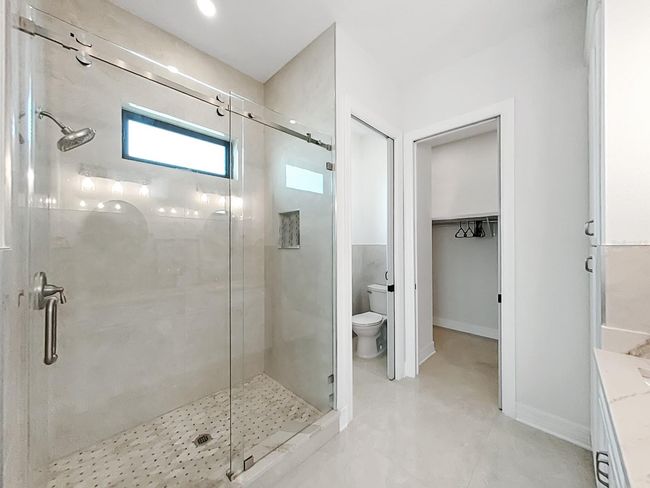Secondary Bathroom | Image 37