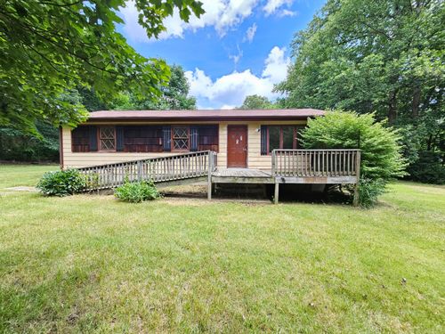 3 Pine Ln, New Castle, VA, 24127-6163 | Card Image
