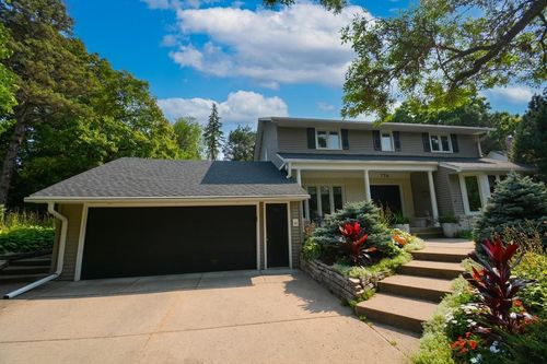 776 Upper Colonial Dr, Mendota Heights, MN, 55118-2715 | Card Image
