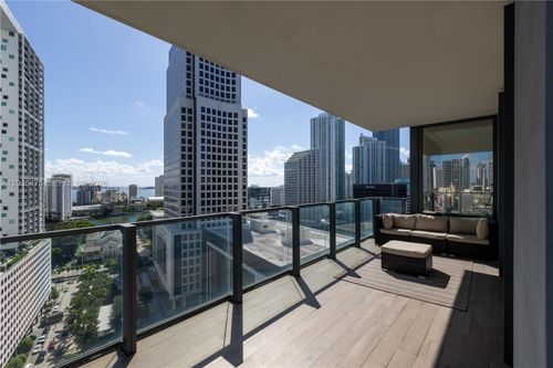 1611-68 Se 6th St, MIAMI, FL, 33131-3190 | Card Image