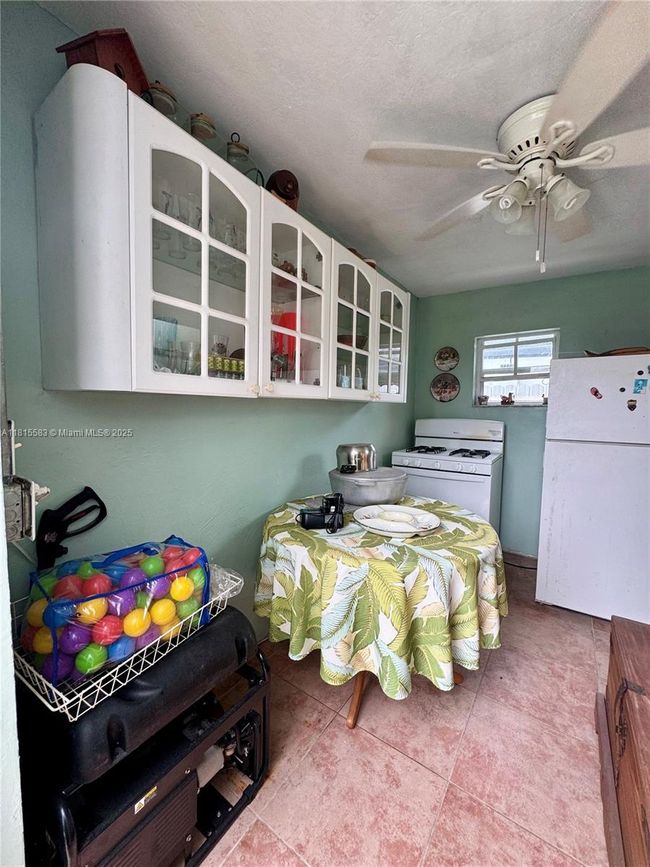 17086 Sw 144 Th Ct, House other with 3 bedrooms, 2 bathrooms and null parking in Miami FL | Image 32