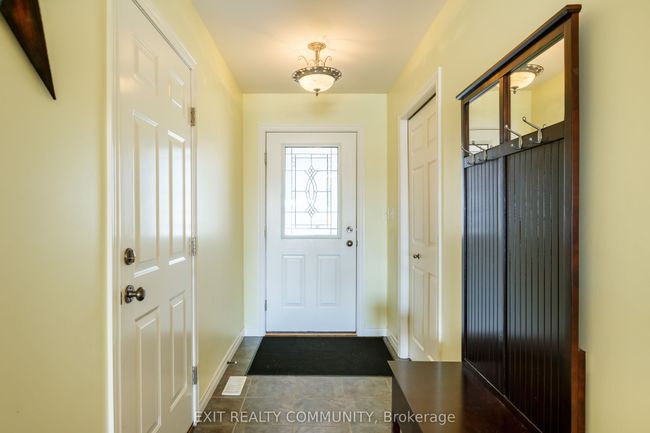 4369 Sixth St, House other with 4 bedrooms, 2 bathrooms and 2 parking in Petrolia ON | Image 7