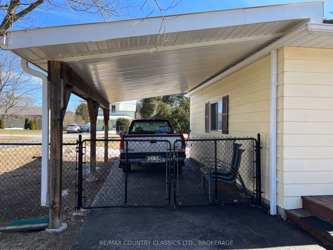 35 Clement St, House other with 4 bedrooms, 2 bathrooms and 7 parking in Addington Highlands ON | Image 46