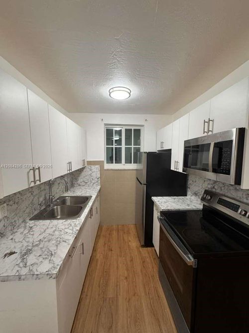 3-160 Ne 55th St, Miami, FL, 33137-2467 | Card Image