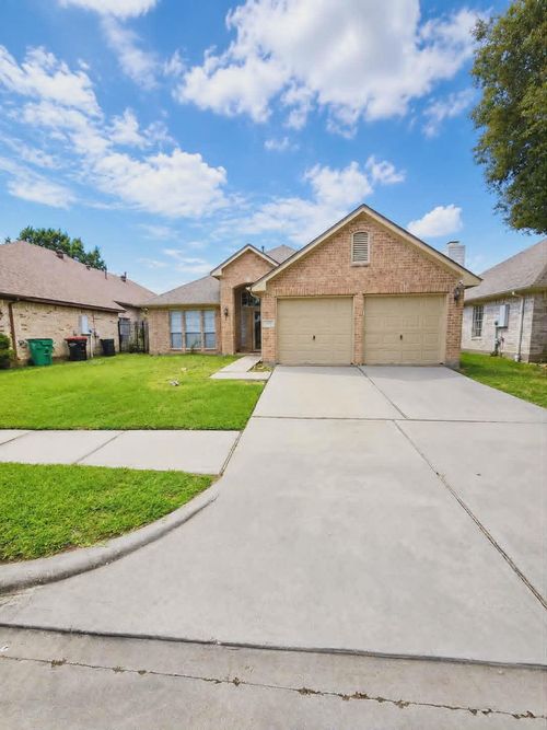 4231 Applerock Dr, Baytown, TX, 77521-1992 | Card Image