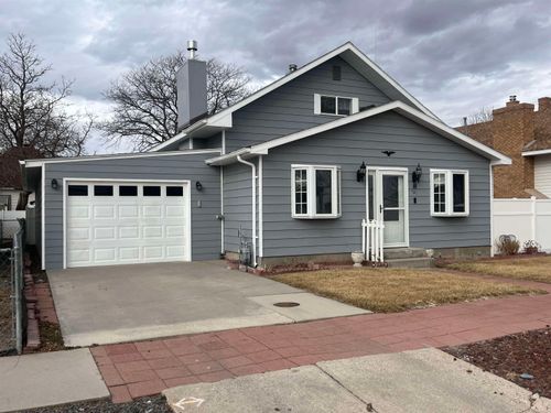 121 E Laramie, Guernsey, WY, 82214-5101 | Card Image