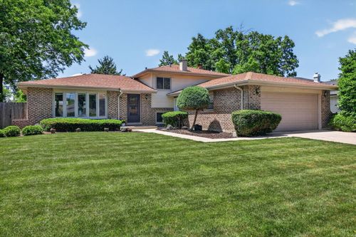 6716 Trenton Ln, Darien, IL, 60561-3816 | Card Image