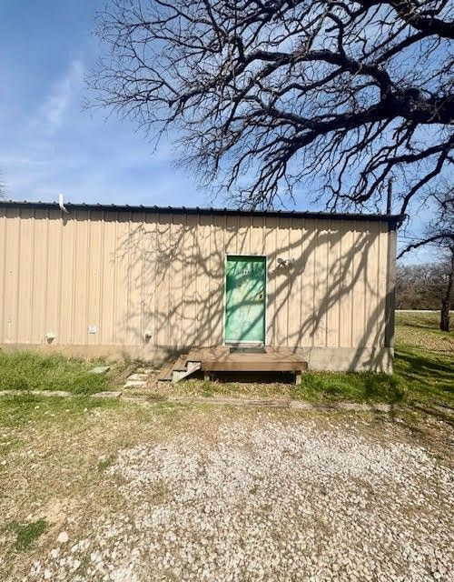 898 E Reno Rd, Azle, TX, 76020-6286 | Card Image