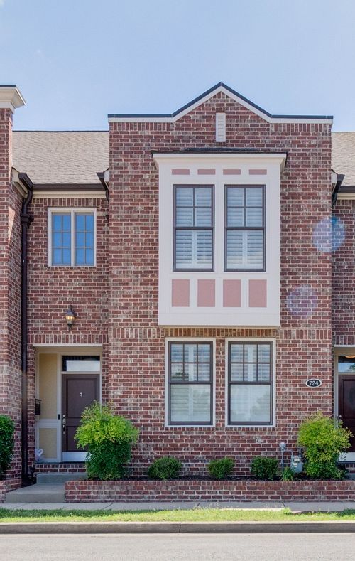 724 4th Ave N, Nashville, TN, 37219-1104 | Card Image