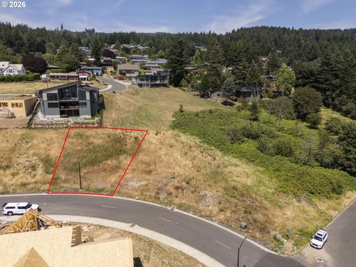 215 Ne Upper Basso Cir, Stevenson, WA, 98648-1018 | Card Image