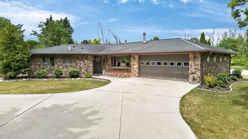 822 Woodland Street, Plymouth, WI, 53073 | Card Image