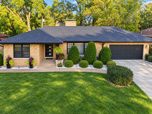 6621 Kolmar Ave, Lincolnwood, IL, 60712-3331 | Card Image