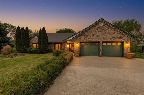 10306 Sw State Route Jj, Saint Joseph, MO, 64504-8844 | Card Image