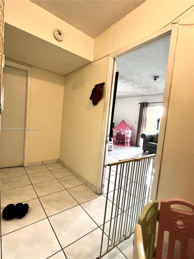 857 W 79 Th Pl, House other with 3 bedrooms, 3 bathrooms and null parking in Hialeah FL | Image 9