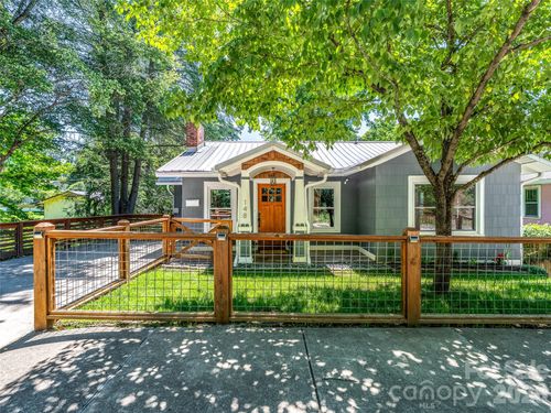 148 Sand Hill Rd, Asheville, NC, 28806-3051 | Card Image