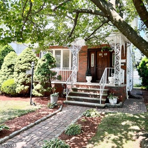 194 Glenwood Rd, Elizabeth, NJ, 07208-1140 | Card Image