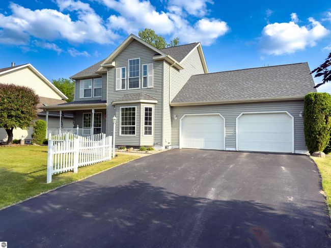 318 Red Maple Ln, House other with 3 bedrooms, 3 bathrooms and null parking in Shepherd MI | Image 4