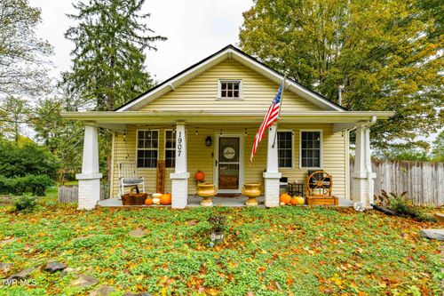 1907 Sinking Creek Rd, Johnson City, TN, 37604-7704 | Card Image