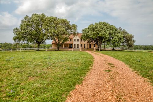 2204 Carter Rd, Bellville, TX, 77418 | Card Image