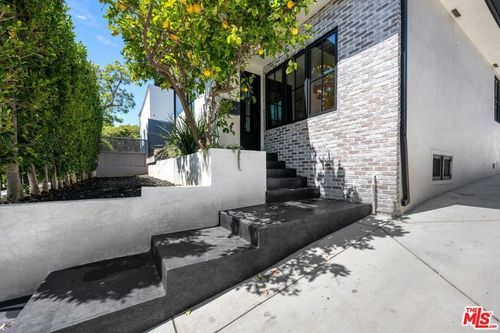 8961 Dicks St, West Hollywood, CA, 90069-4806 | Card Image