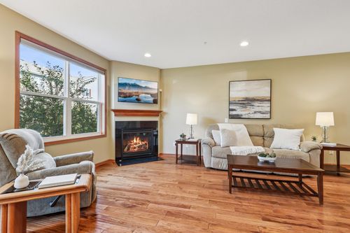 9534 Roosevelt Dr, Chanhassen, MN, 55317-4612 | Card Image