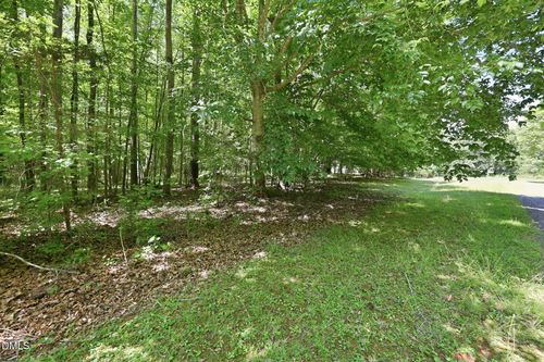 1532 Dogwood Dr, Oxford, NC, 27565-7302 | Card Image