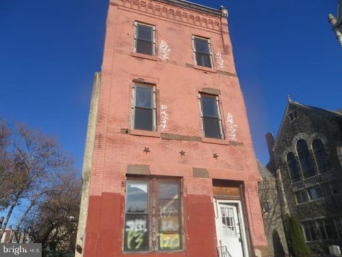 2033 W Diamond St, PHILADELPHIA, PA, 19121-1427 | Card Image