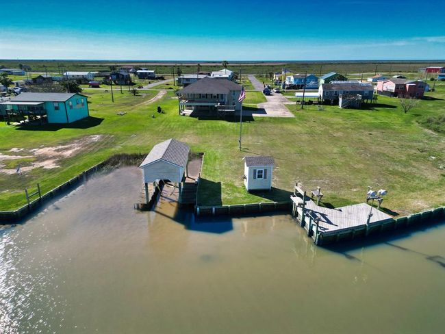 1709 County Road 441 D, House other with 3 bedrooms, 2 bathrooms and null parking in Brazoria TX | Image 48