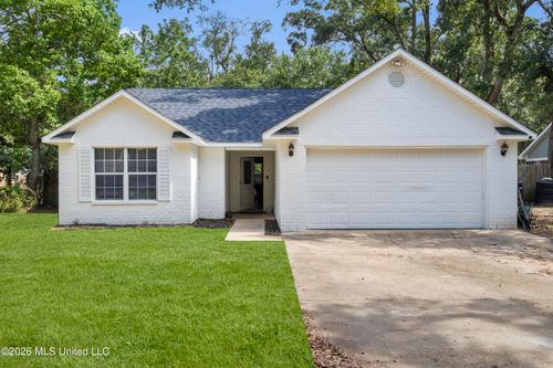 8820 Mermaid Ave, Ocean Springs, MS, 39564-8320 | Card Image