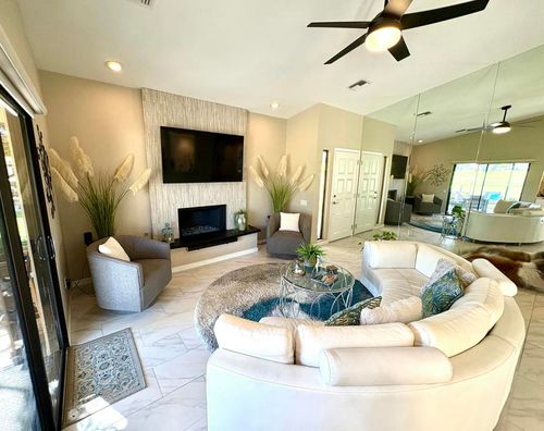 33 Mission Ct, Rancho Mirage, CA, 92270-1327 | Card Image